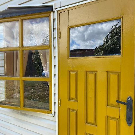 Hostal Los Pioneros ปวยร์โตนาตาเลส ภายนอก รูปภาพ