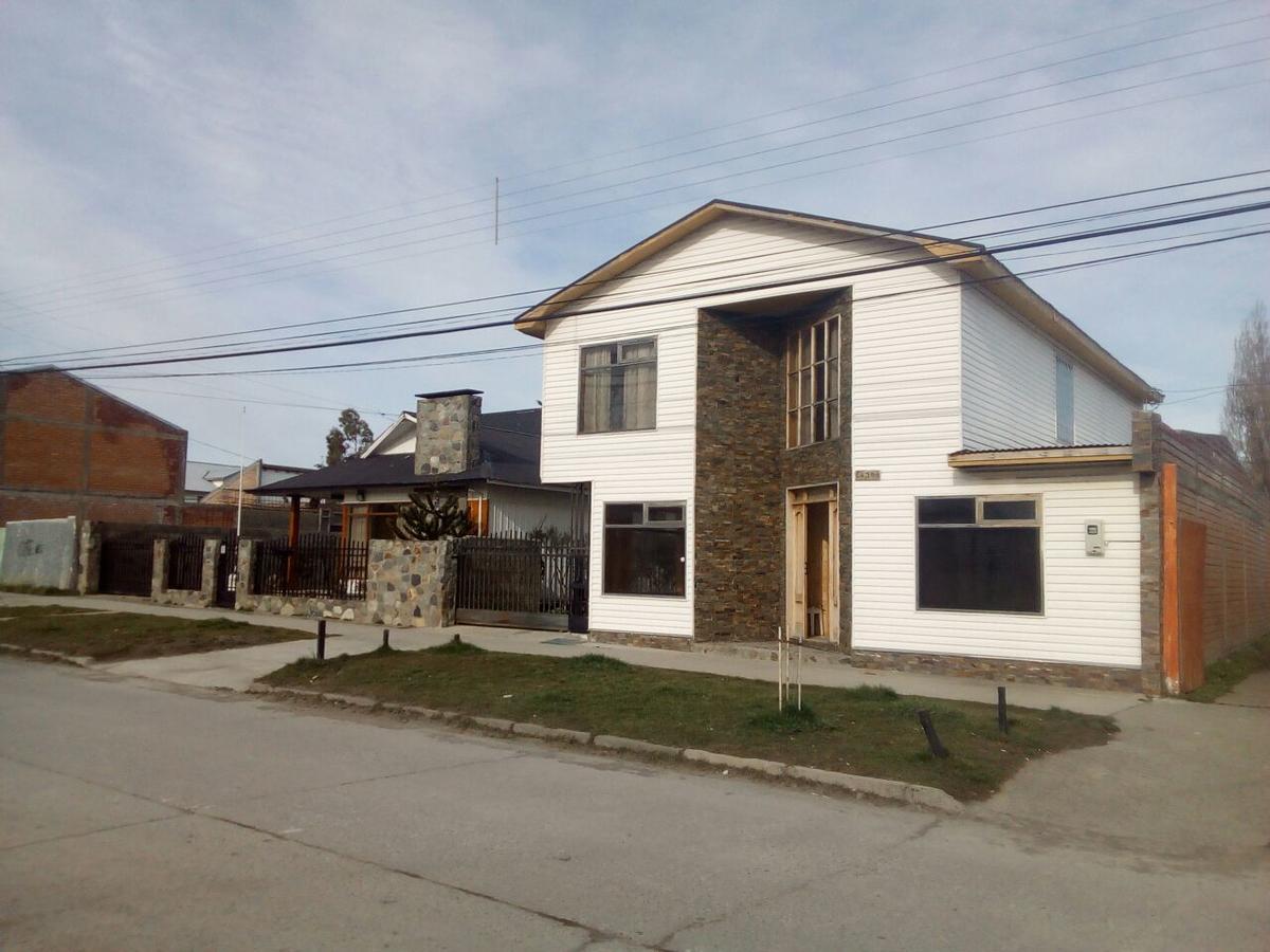 Hostal Los Pioneros ปวยร์โตนาตาเลส ภายนอก รูปภาพ