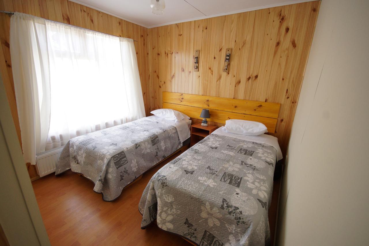 Hostal Los Pioneros ปวยร์โตนาตาเลส ภายนอก รูปภาพ