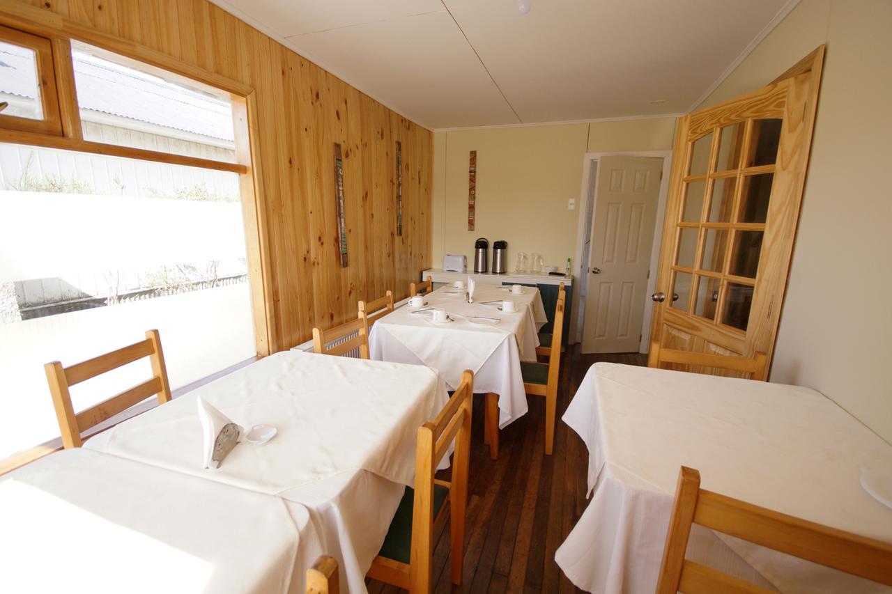 Hostal Los Pioneros ปวยร์โตนาตาเลส ภายนอก รูปภาพ