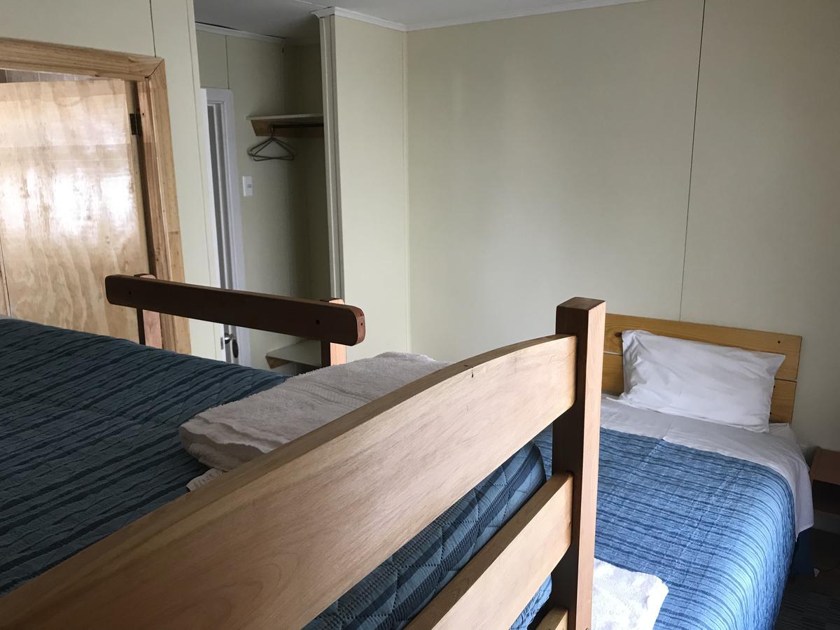 Hostal Los Pioneros ปวยร์โตนาตาเลส ภายนอก รูปภาพ