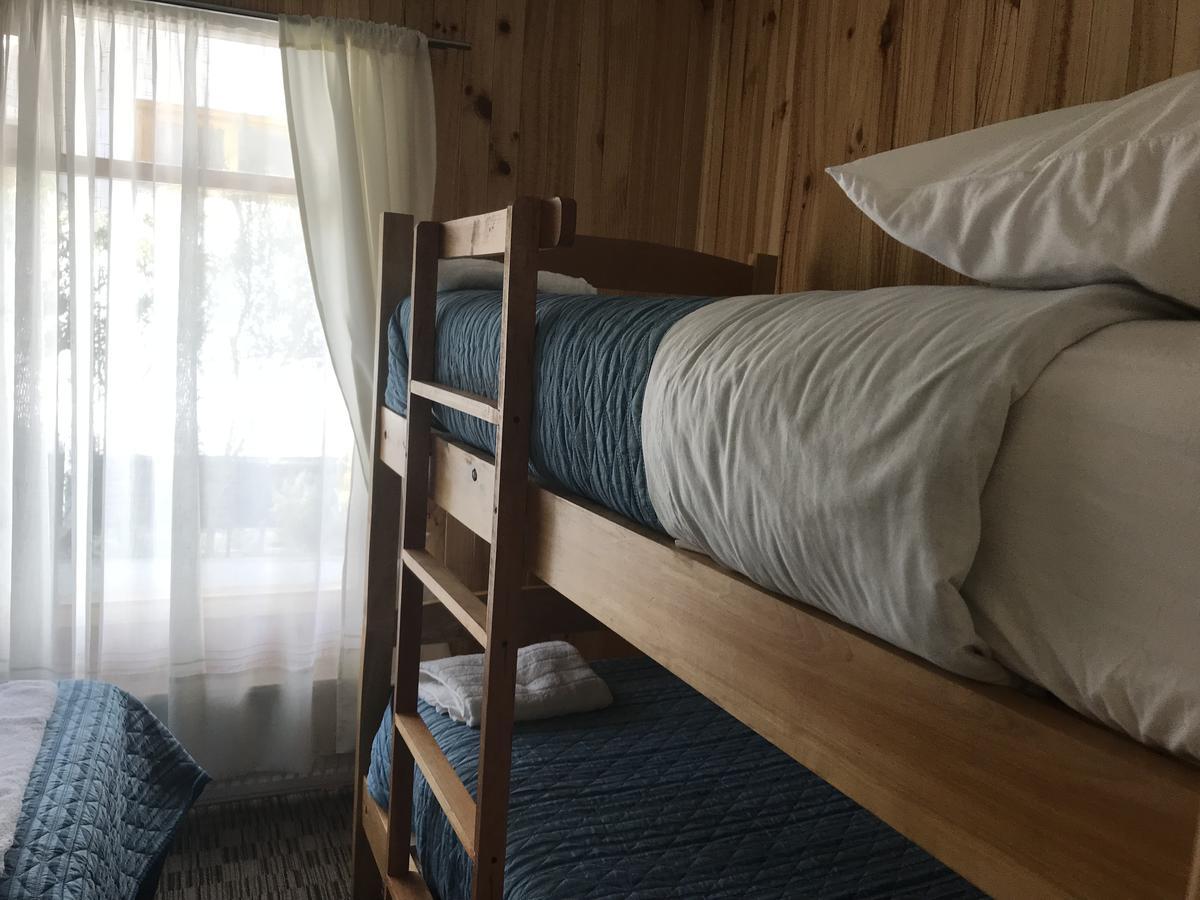 Hostal Los Pioneros ปวยร์โตนาตาเลส ภายนอก รูปภาพ